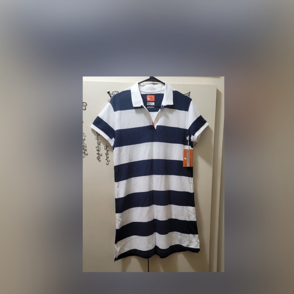 Nike polo shirt in Medium